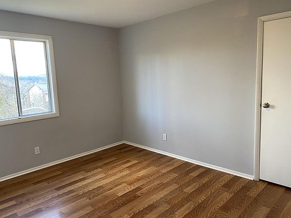 5th image of 505 Stanley Ave APT 2