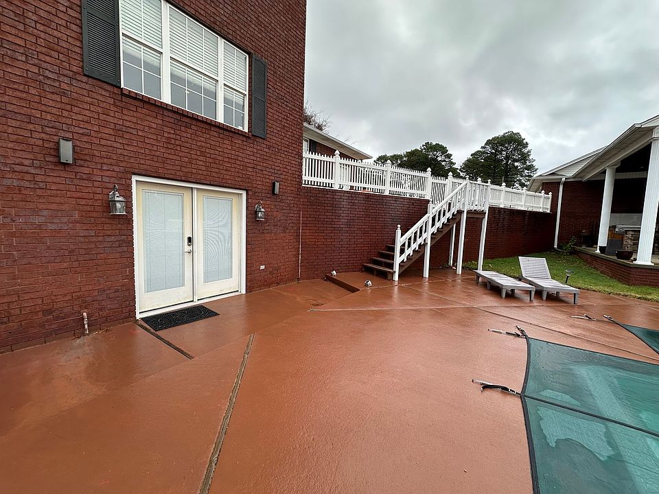 1st image of 401 Carden Pl