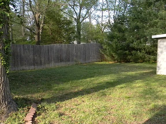 2nd image of 203 S Travelstead Ln