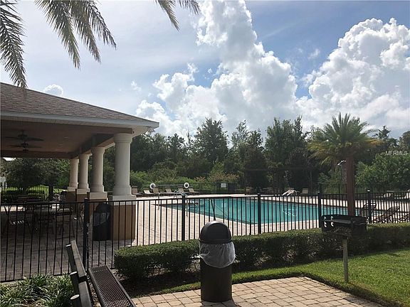 5th image of 9102 Savannah Grove Ln