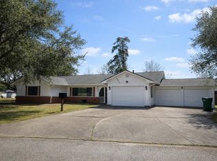 5625 Spencer Dr, Beaumont, TX 77708