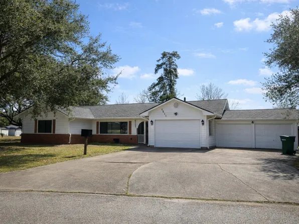 5625 Spencer Dr, Beaumont, TX 77708