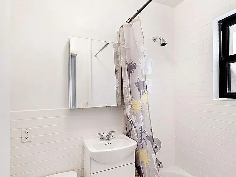 237 E 88th St #501 — Photo 5