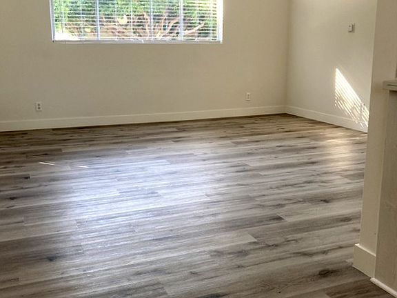 4th image of 2921 Arizona Ave #10