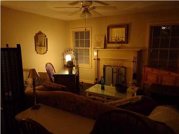3rd image of 1117 Glenn Ave