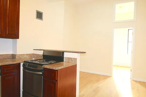 Rented by FirstService Realty (legacy) | media 19