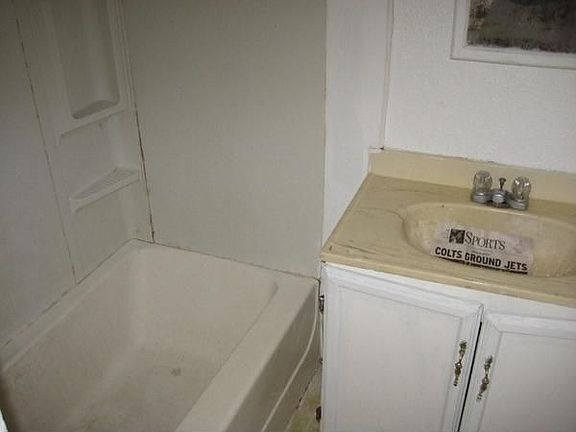 2nd image of 1724 S Hoyt Ave