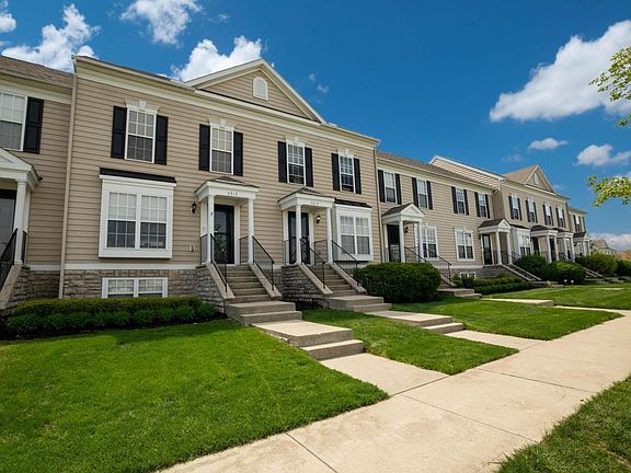 2nd image of 5513 Rainbow Falls St