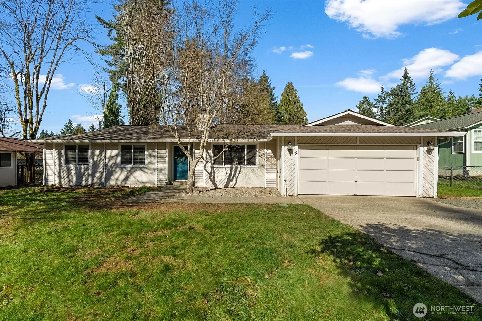 51 NE Riverhill Lane photo 1