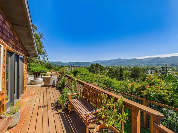 325 Green Hill Rd, Blue Lake, CA 95525
