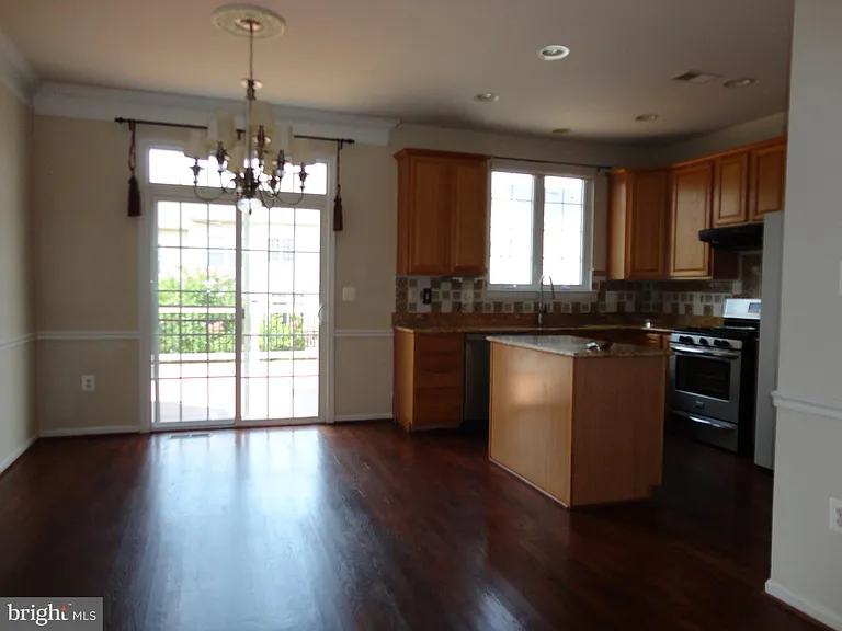 24699 Kings Canyon Sq — Photo 17
