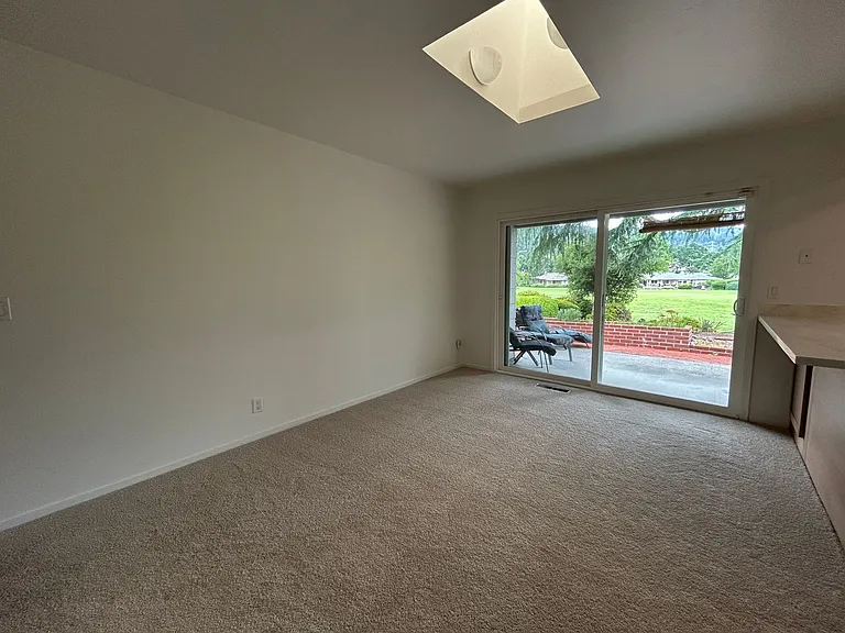 7588 Oak Leaf Dr — Photo 5