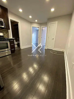Rented by Yaffa Realty LLC | media 4