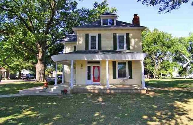 Front view of home