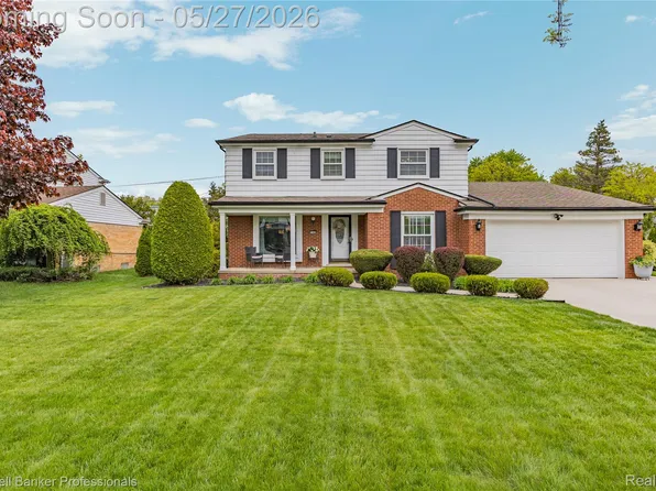 21450 Virginia Dr, Southfield, MI 48076