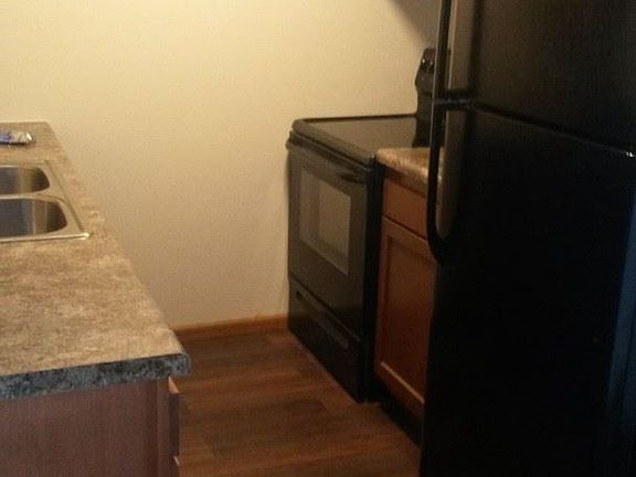 4th image of 607 Kenwood Ave APT 107