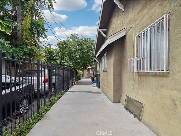 3rd image of 1242 E 43rd Pl