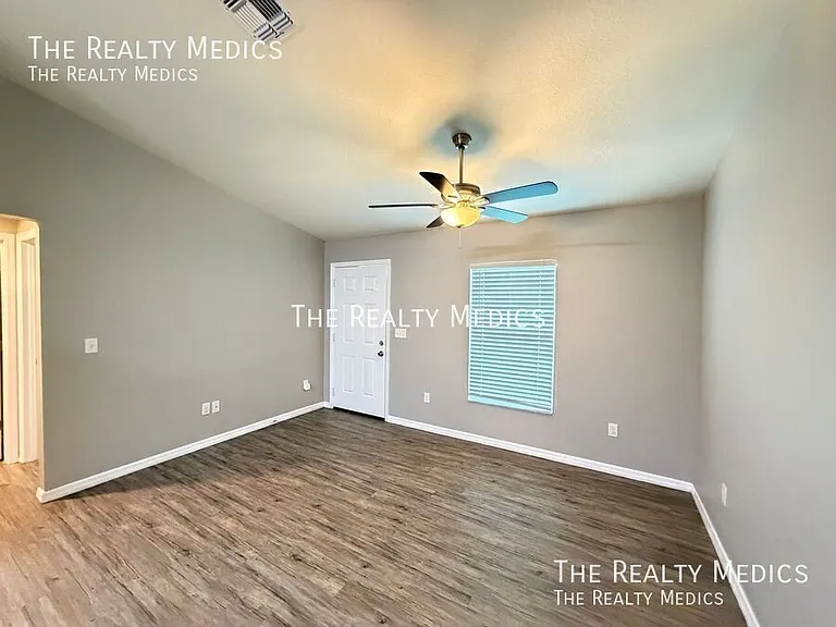 5633 NW 2nd Pl — Photo 11