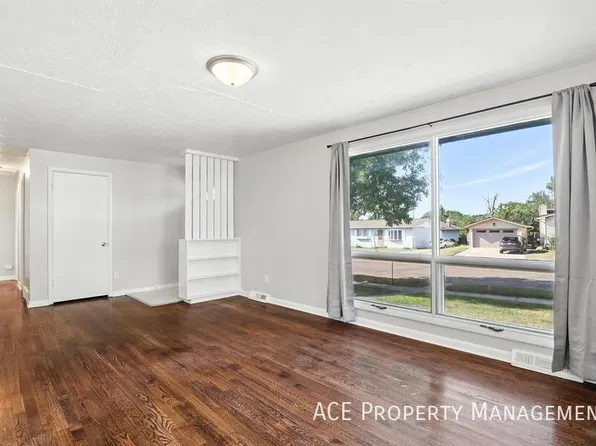 4586 Wentworth Dr, Rapid City, SD 57702