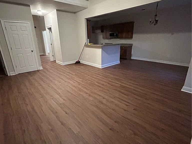 1111 Brookshire Dr — Photo 4