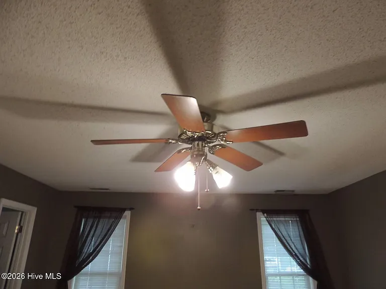 403 Jacqueline Dr — Photo 18