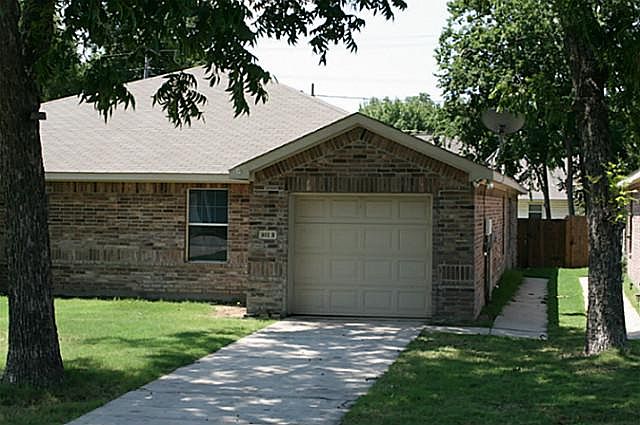 1st image of 402 Masters Ave