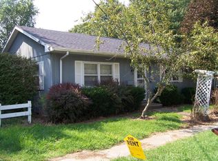115 N Van Buren Ave, Thayer, IL 62689