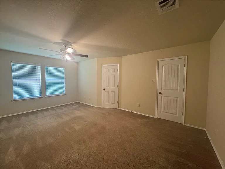 327 Elam Dr — Photo 16