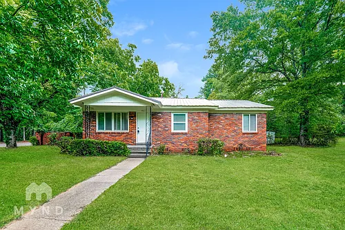 452 Burgundy Rd Photo 1