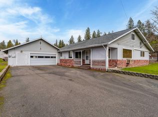 310 Morris Ln, Grants Pass, OR 97527