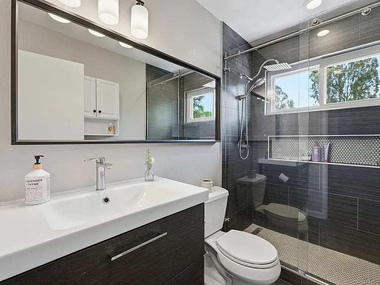 2561 Fountainhead Dr — Photo 12