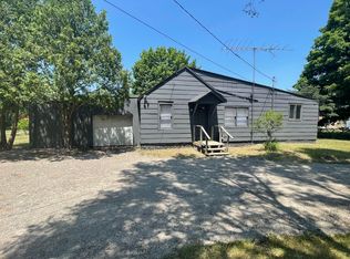 7112 Hall Rd, Muskegon, MI 49442