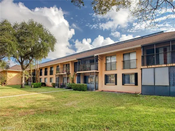 5855 Washington St APT 94, Hollywood, FL 33023