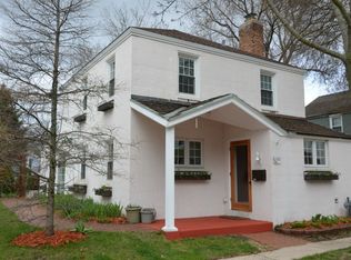 5615 Beaver Ct, Greendale, WI 53129