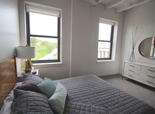 215 W Pershing Rd UNIT 811, Kansas City, MO 64108