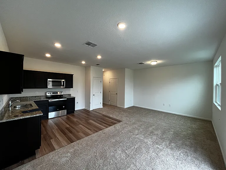 609 Madison Dr — Photo 9