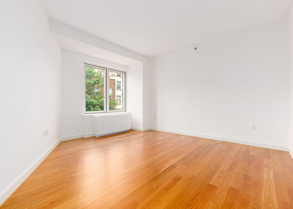 1st image of 31-43 Vernon Blvd #S201