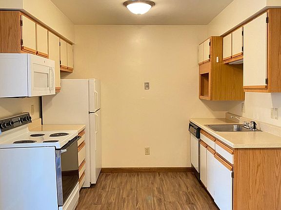 3rd image of 1949 Western Ave #104