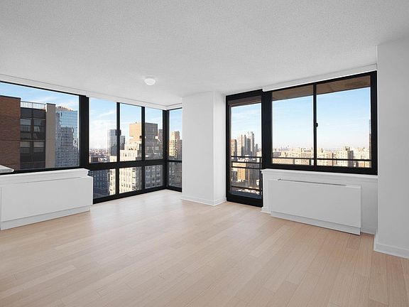 4th image of 200 W 60th St APT 30C