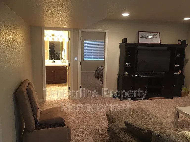 5751 Cisco Dr — Photo 16