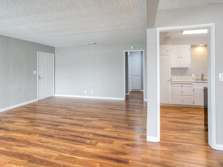 Phoenix Apartments — Photo 36
