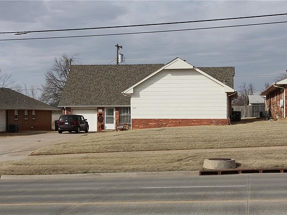 2nd image of 301 W Vandament Ave