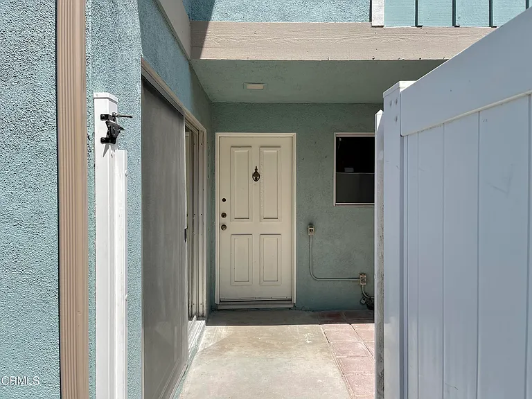 2991 E Harbor Blvd — Photo 4