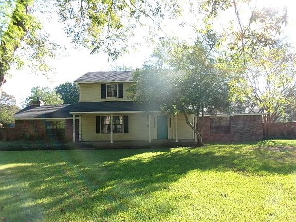 2nd image of 110 Oaklawn Dr