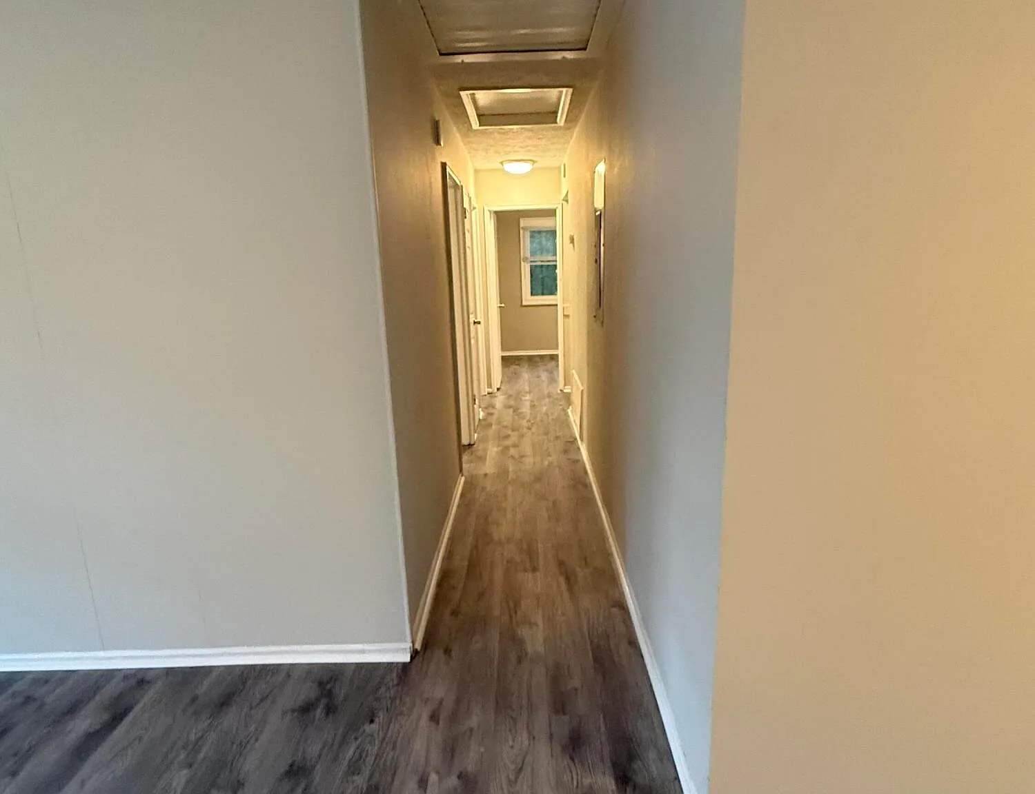 3 bed, 1.0 bath, 988 sqft, $1,250 — Photo 4
