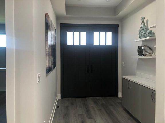 2nd image of 880 Lori Ave