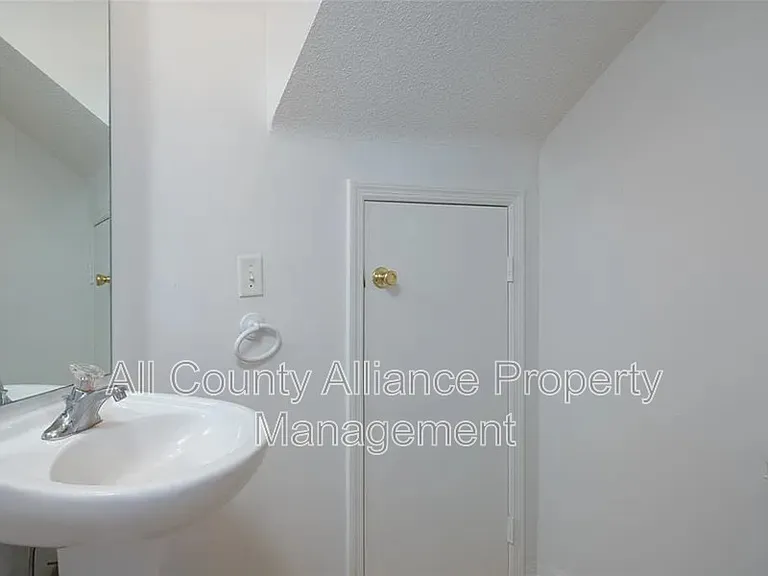 4119 Gradstone Pl — Photo 2