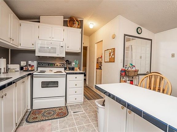5th image of 3305 Westview Dr