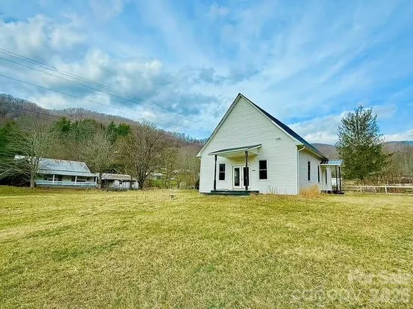 6367 State Highway 261, Bakersville, NC 28705