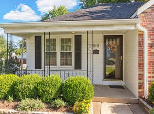 8541 Douglas Ct, Saint Louis, MO 63144